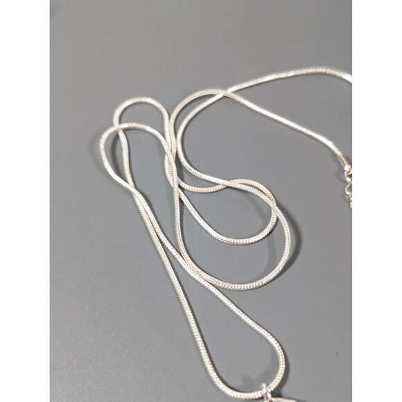 Liz Claiborne Hammered Silver Tone Teardrop Pendant Necklace Boho Chic 32" - Picture 5 of 10